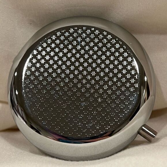 Alice in Wonderland Travel Pill Box 3 Compartment Medicine Pill Case Metal NWT - Picture 3 of 6